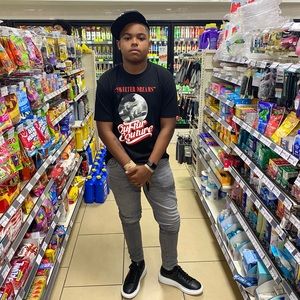 Meet your Posher, Gregory